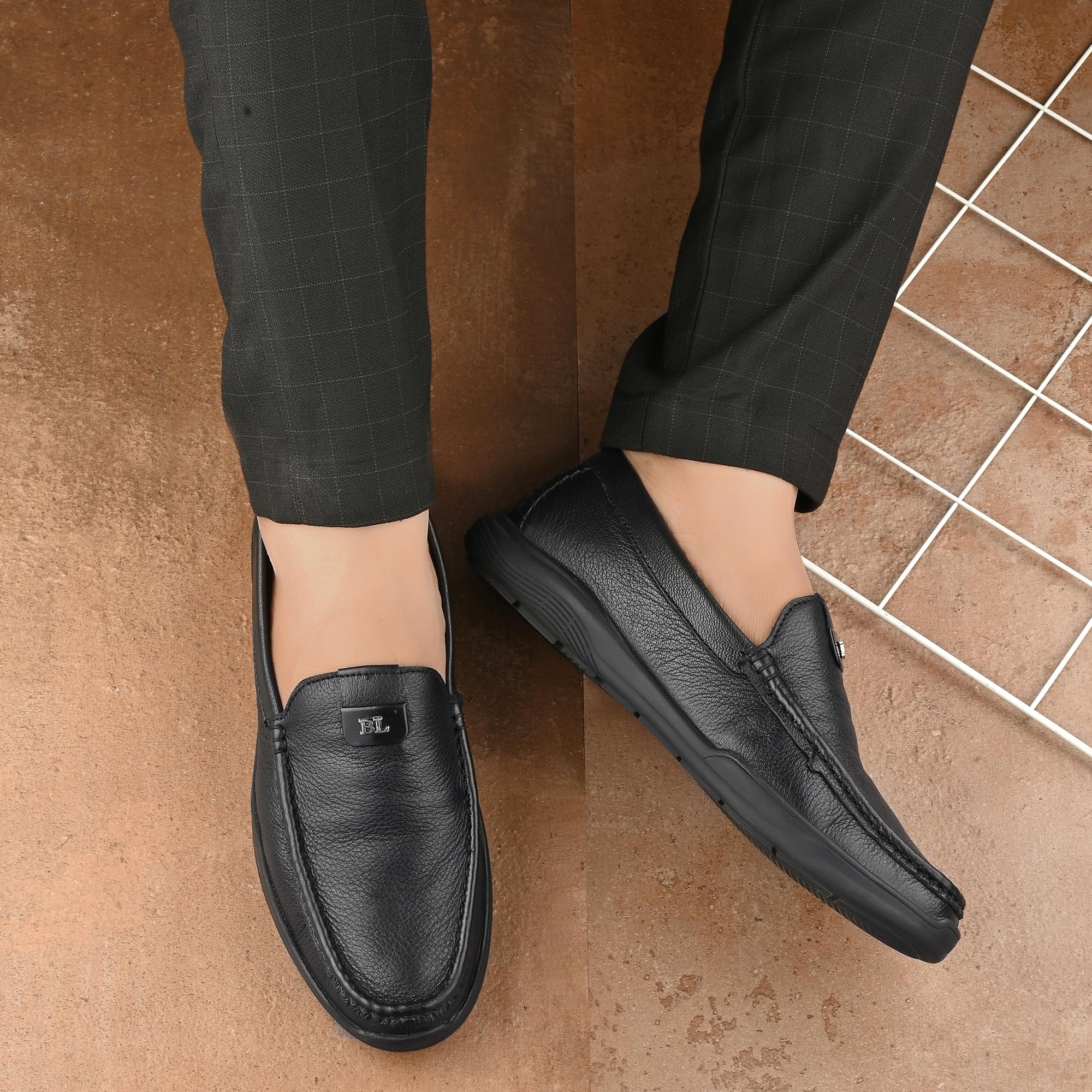 Centrino Black Slipon Formal Shoe for Men - Image 2