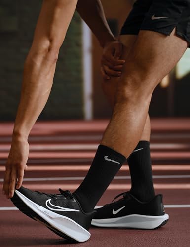 NIKE Men's Quest Running Shoes - Image 3